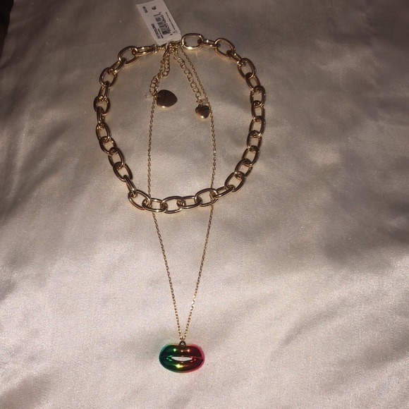 Betsey Johnson Gold Tone Layered 2PC Necklace Metallic Rainbow Lip Pendant NWT - Picture 3 of 15